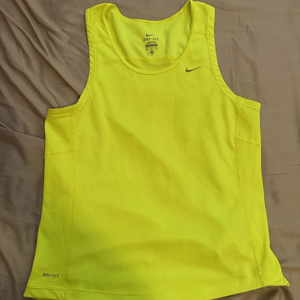 Nike size M shirt🍋